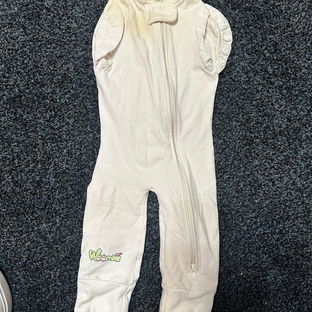 Woombie- Baby Convertible Swaddle 14-19lb baby